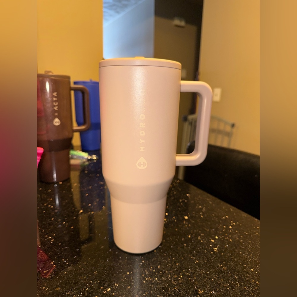 SOLD - HydroJug 40oz traveler - Autumn Oak